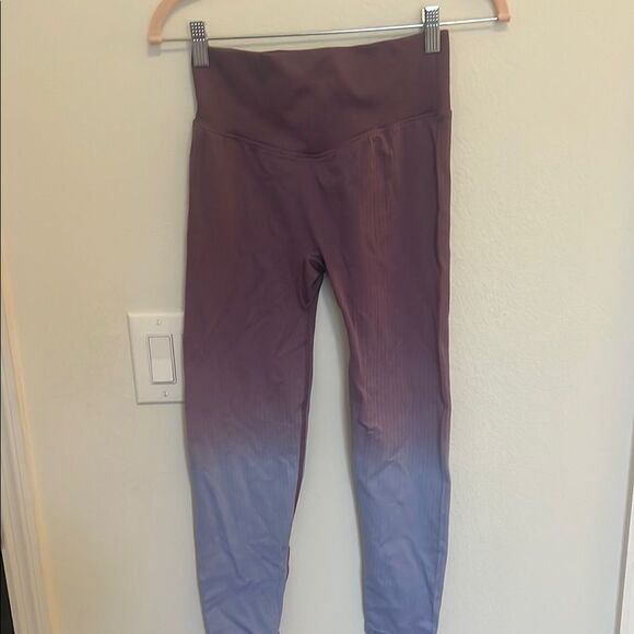 PINK Victoria's Secret Purple to Blue Ombre Leggings - Picture 1 of 4